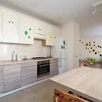 Colored Balloons - 3 Bedrooms, 3 Bathrooms, Equipped Large Appartement Lviv
