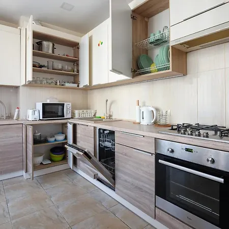 Colored Balloons - 3 Bedrooms, 3 Bathrooms, Equipped Large Appartement