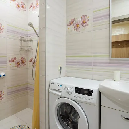 Colored Balloons - 3 Bedrooms, 3 Bathrooms, Equipped Large * Lviv