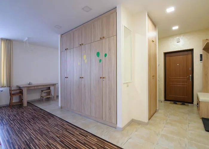 Colored Balloons - 3 Bedrooms, 3 Bathrooms, Equipped Large Apartamento Lviv