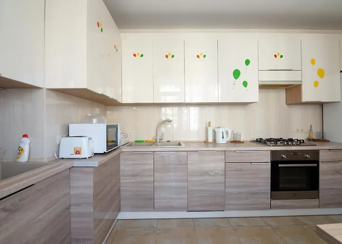 Colored Balloons - 3 Bedrooms, 3 Bathrooms, Equipped Large * Lviv