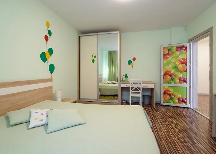 Colored Balloons - 3 Bedrooms, 3 Bathrooms, Equipped Large Apartamento Lviv