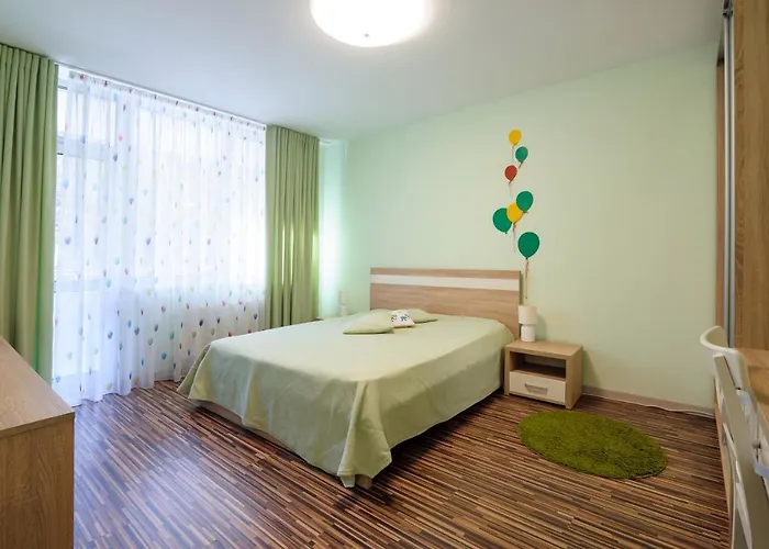 Colored Balloons - 3 Bedrooms, 3 Bathrooms, Equipped Large Apartamento Lviv