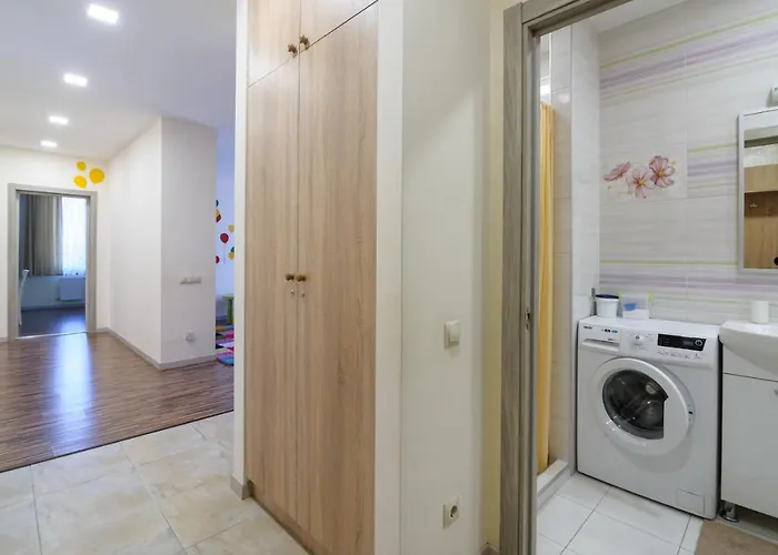 Colored Balloons - 3 Bedrooms, 3 Bathrooms, Equipped Large Lviv